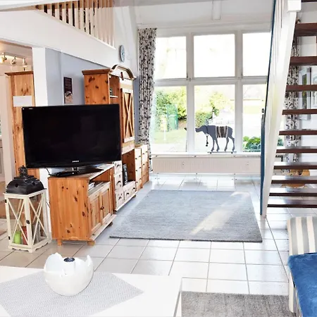 Holiday home Auszeit Unter Reet Bordelum